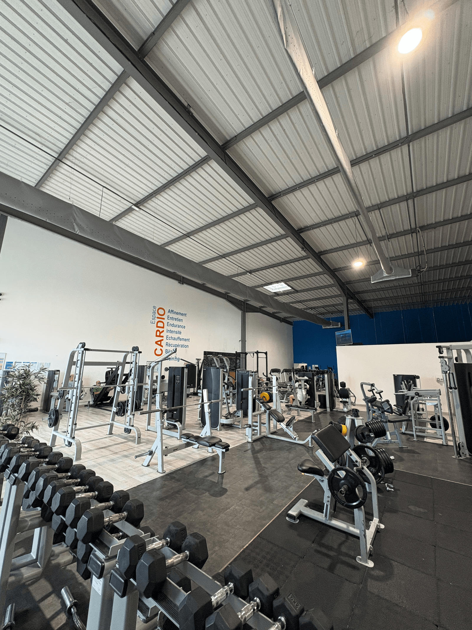 Image montrant la salle principale de Kljb Fitness